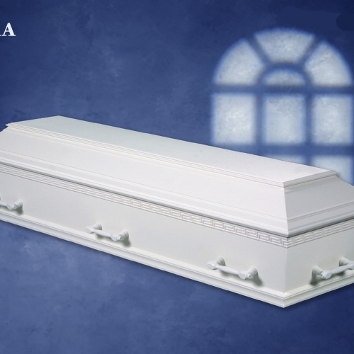 Hvid kiste i stilrent design og græsk bort